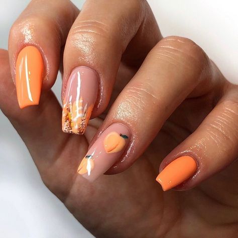 𝐍𝐚𝐢𝐥 𝐚𝐫𝐭𝐢𝐬𝐭 𝐚𝐧𝐝 𝐄𝐝𝐮𝐜𝐚𝐭𝐨𝐫🎓 on Instagram: “Since you all loved the peach nails so much, here they are again 🍑 Flame - @the_gelbottle_inc @scratchmagazine #nails #gelnails…” Peach Nail Design Ideas, Peach Nail Art Fruit, Peaches Nail Art, Peach Fruit Nails, Peaches Nails, Peach Nails With Designs, Peach Nail Designs, Peach Nail Art, Fruit Nail Designs