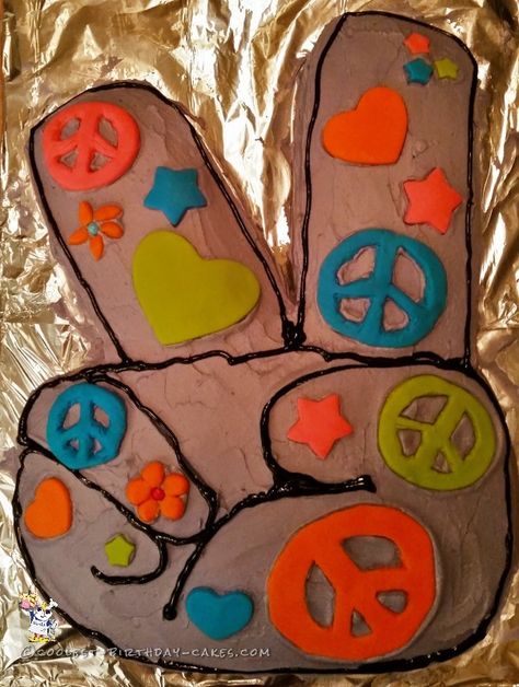 Peace Sign Cake, Peace Sign Cakes, Finger Cake, 10th Birthday Party, Peace Fingers, Birthday Cake Decorating Ideas, Peace Hand, Hand Symbols, Cake Decorating Ideas