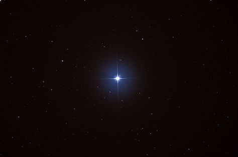 The brilliant star Vega in the constellation of Lyra Vega Star Aesthetic, Constilations Aesthetic, Vega Constellation, Univers Aesthetic, Cosmic Feelings, Vega Star, Lyra Constellation, Quantum Physics Science, Astro Photography