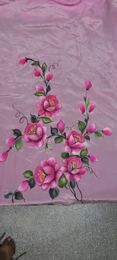 Fabric Colour Painting, Fabric Paint Shirt, Rose Sketch, Painting Flowers Tutorial, Fabric Paint Diy, Saree Painting, Fabric Painting Techniques, Acrylic Painting Diy, Diy Sewing Gifts