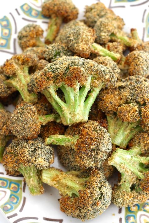 Oven Fried Broccoli, Broccoli Fries Recipe, Fried Broccoli Recipes, Oven Fried Vegetables, Season Broccoli, Baked Broccoli Recipe, Macaroni Salads, Crispy Broccoli, Crispy Oven Fries