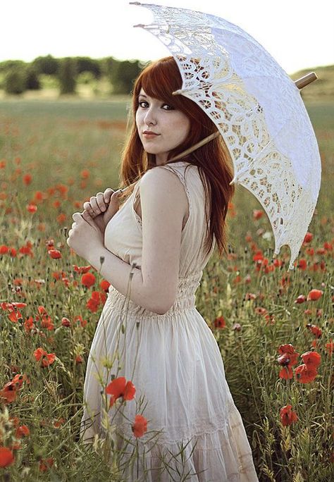 Parasol Pose Reference, Poses With Umbrella, Umbrella Poses, Teepee Photography, Umbrella Pose, Boat Poses, Umbrella Photoshoot, Photography Umbrella, Cute Hairstyles For Long Hair