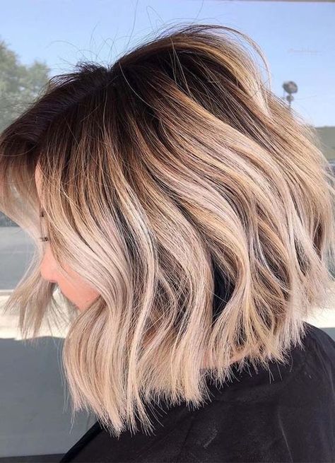 Shadow Root Blonde, Kort Bob, Shadow Root, Wavy Bob Hairstyles, Choppy Bob Hairstyles, Curly Bob Hairstyles, Short Blonde, Hair Stuff, Bob Haircuts