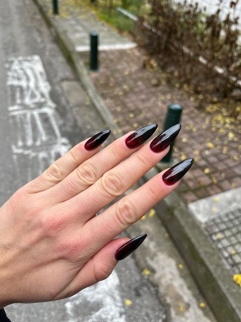 Step into the New Year with style - explore chic and sparkling nail designs! Black Vampire Nails, Vampire Halloween Nails, Vampy Nails Almond, Vampire Inspired Nails, Vampire Nails Aesthetic, Vampire Nails Designs, Romantic Goth Nails, Fancy Black Nails, Vampire Nails Gothic