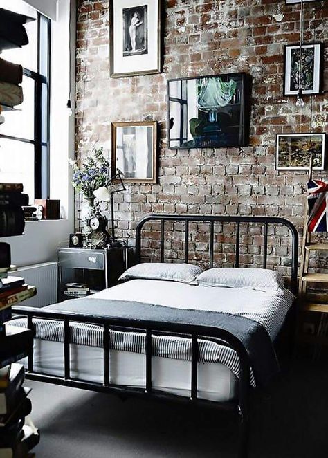 Love this Industrial Bed, Industrial Bedroom Design, Industrial Style Bedroom, Brick Room, Koti Diy, Vintage Homes, Interior Boho, Loft Industrial, Industrial Bedroom