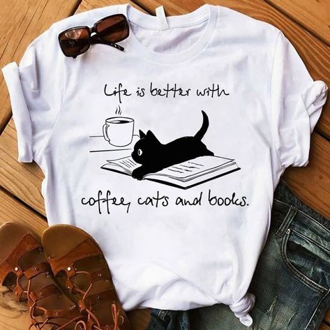 Cats And Books, Idee Cricut, T Shirt Painting, Crawling Baby, Book Tshirts, Book Shirts, Cat Coffee, Cat T, Cat Shirts