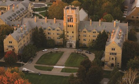 Amazing university and college buildings across the USA College Building Aesthetic, College Exterior, Modern University, College Building, University Building, College Notebook, College Algebra, Usa University, Leisure Pools