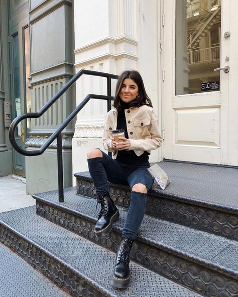 Viviane Audi on Instagram: “Honestly, I cannot wait to watch @bachelorabc tonight!! Fun fact: my dad and I have been watching it together for years! 😂 Who else is…” Vivian Audi, Viviane Audi, Martens Outfit, Doc Martens Outfit, Black Biker Shorts, Barcelona Fashion, Sorority Recruitment, Fashion Hacks Clothes, Doc Martens