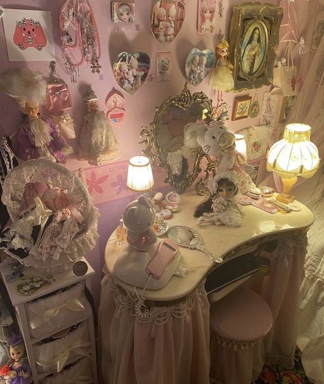 Fairy Bedroom, Fairy Room, University Dorms, Dreamy Decor, Bedroom Cozy, Pink Room Decor, Uni Room, Room Cozy, Preppy Pink