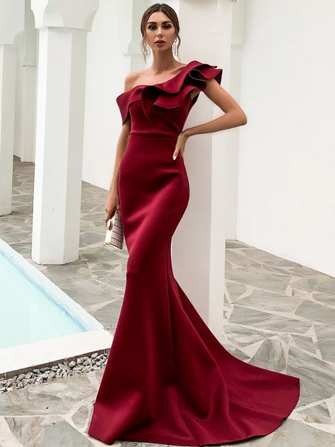 Asymmetrical Neck Mermaid Hem Dress | SHEIN USA Ball Dresses 2023, Burgundy Mermaid Dress, Sweep Train Prom Dress, Hijab Fashionista, Prom Dresses Gowns, Long Prom Gowns, Burgundy Prom Dress, Black Prom Dress, Black Prom