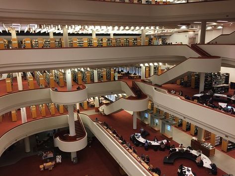 Toronto Public Library, Toronto: Architectural marvel with specialist book sections for viewing Beautiful Home Library, Home Library Design Ideas, Toronto Library, Visiting Niagara Falls, Toronto Zoo, World Library, Royal Ontario Museum, Home Library Design, Downtown Toronto