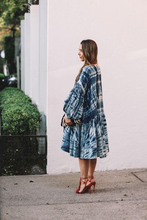 Tie dye dress aquazzura heels Tie Dye Street Style, Tie Dye Maxi Dress Outfit, Tie Dye Dress Outfit, Dye Wedding Dress, Batik Print Dress, Nigerian Dress, Aquazzura Heels, Tie Dye Fashion, A Line Maxi Dress