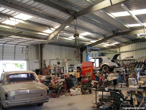 Auto Body Shops Metal Buildings, Auto Repair Shop Steel Buildings Car Repair Shop Design, Repair Shop Design, Autobody Repair, Auto Mechanic Shop, Work Garage, Auto Workshop, Mechanic Workshop, Metal Shops, Garage Shop Plans