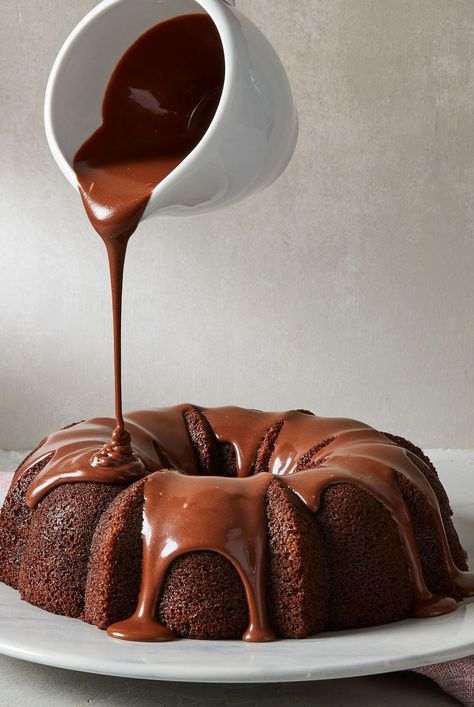 Chocolate Glaze For Pound Cake, Chocolate Glaze With Cocoa Powder, Desserts With Cocoa Powder, Chocolate Glaze For Cake, Chocolate Cake Glaze, Chocolate Glaze Recipe, Glazed Cookies, Homemade Chocolate Buttercream Frosting, Simple Icing