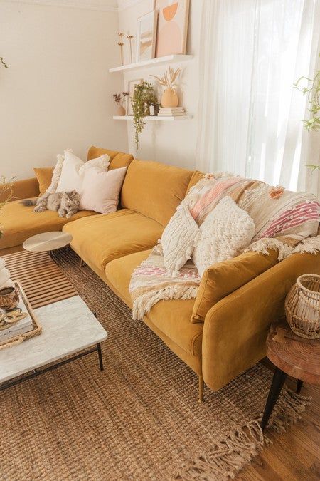 Yellow Couch Aesthetic, Yellow Couch Living Room Ideas, Yellow Couch, Decor Paintings, Kitchen Home Decor, Apartment Decor Inspiration, Home Decorating Ideas, Apartment Inspiration, Living Room Inspo