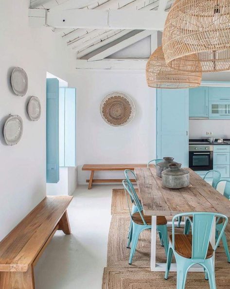 Coastal Dining Room, Beach House Interior Design, Interior Design Per La Casa, Tropical Home Decor, Surf House, Mediterranean Decor, Beach House Style, Beach House Interior, Beach House Design