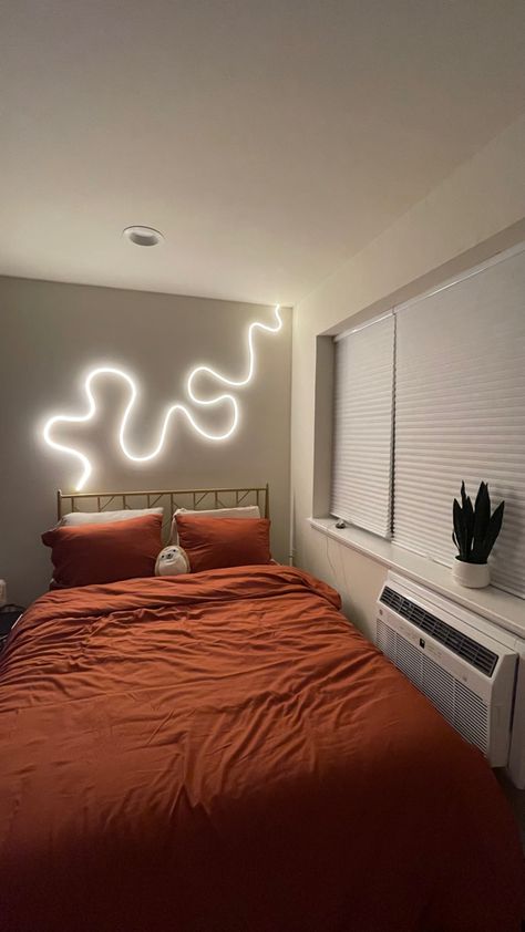 Studio Lights In Bedroom, Grass Wall With Tv, Neon Light Over Bed, Modern Neon Bedroom, Lee Lights Bedroom, Flexible Led Strip Lights Ideas, Led Sign Above Bed, Shelf In Bedroom Ideas, Neon Strip Lights Bedroom