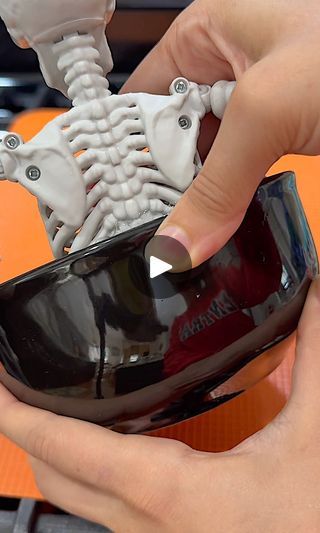 Halloween Candy Bowl Ideas Diy, Hot Glue Cording On Glass Bowl, Diy Halloween Candy Bowl, Diy Standing Halloween Candy Bowl, Unattended Halloween Candy Bowl, Plastic Bottle Crafts, Halloween Diy Crafts, Hot Glue, Diy Halloween Decorations