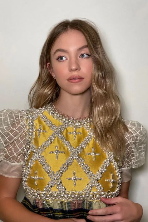 Sydney Sweeney, Elle Fanning, Girl Crushes, Miu Miu, Pretty People, Crochet Top, Sydney, We Heart It, Fashion Show