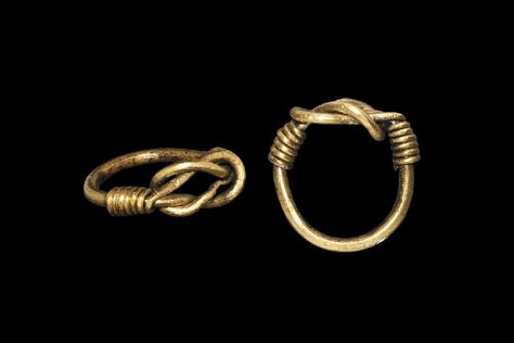 Hercules Knot, Viking Jewellery, Gold Knot Ring, Viking Reenactment, Ancient Jewellery, Norse Jewelry, Viking Culture, Viking Ring, Historical Jewellery