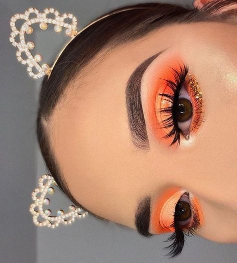 Thanksgiving Makeup Looks, Thanksgiving Makeup, Fall Eyeshadow, Fall Eye Makeup, Orange Eye Makeup, Maquillage Yeux Cut Crease, Make Up Designs, Orange Eyeshadow, Orange Makeup