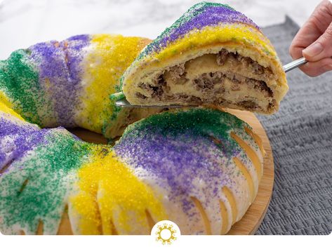 King Cake Recipe Cream Cheese, Strawberry Cream Cheese Filling, King Cake Recipe Easy, King Cake Recipe, Cream Cheese Bread, Cake Filling Recipes, Mardi Gras King Cake, Mardi Gras Food, Make Cream Cheese