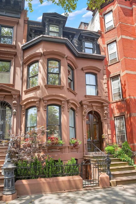 Brownstones Nyc Interior, New York Brownstone Exterior, Nyc Brownstone Exterior, Nyc House Exterior, New York House Exterior, New York Apartment Exterior, Brownstone Aesthetic, Nyc Brownstone Interior, Victorian Brownstone