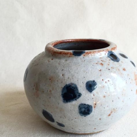 Japanese Ceramics Pottery, Contemporary Pottery, Organic Ceramics, I Love Lamp, Ceramic Techniques, Hand Built Pottery, Glaze Ceramics, Pottery Crafts, Ceramics Projects