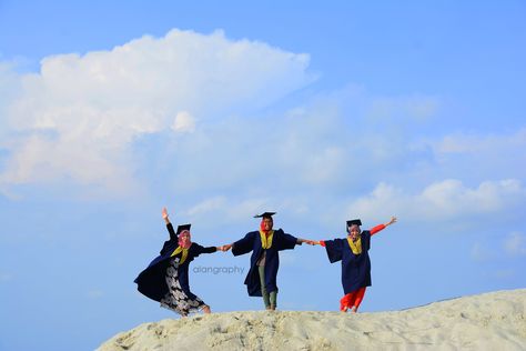 graduation photoshoot for student uitm alor gajah melaka Graduation Photoshoot, Melaka, Mount Everest, Natural Landmarks, Travel, Nature