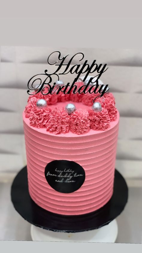 Butter Cream Cakes For Ladies, Birthday Cake Ideas For Adults Women Simple, Cake Samples Ideas, 6 Inch Cake Design Birthday, Cake Designs For Ladies, Cake For Women Birthday, Simple Cake Designs Birthday Women, Simple Buttercream Cake Designs, Simple Birthday Cakes For Women