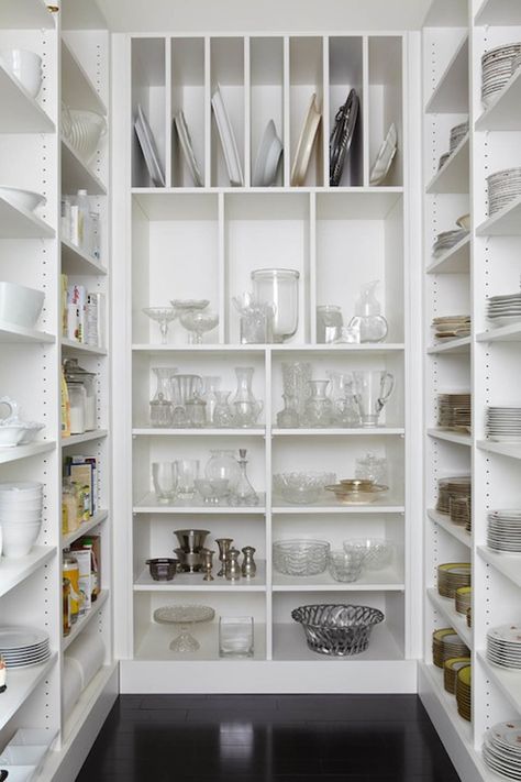 25 Inspiring Organized Pantries White Pantry, Organized Pantry, Desain Pantry, Amazing Kitchen, Butler Pantry, Butler's Pantry, Pantry Design, Pool Design, Pantry Storage