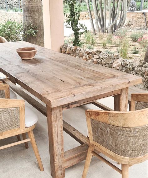 Rustic Outdoor Dining, Dining Table Plans, Mediterranean Patio, Outdoor Restaurant Design, Spanish Decor, Outside Room, Reclaimed Wood Table, Farmhouse Dining Table, Rustic Outdoor