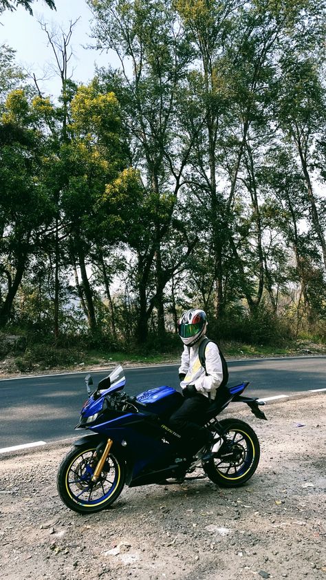 R15 Photoshoot, Fake Dp, R15 Yamaha, Best Fathers Day Quotes, Iphone Wallpaper Vintage Hipster, Instagram Profile Pic, Biker Photoshoot, Boy Blurred Pic, Bike Aesthetic