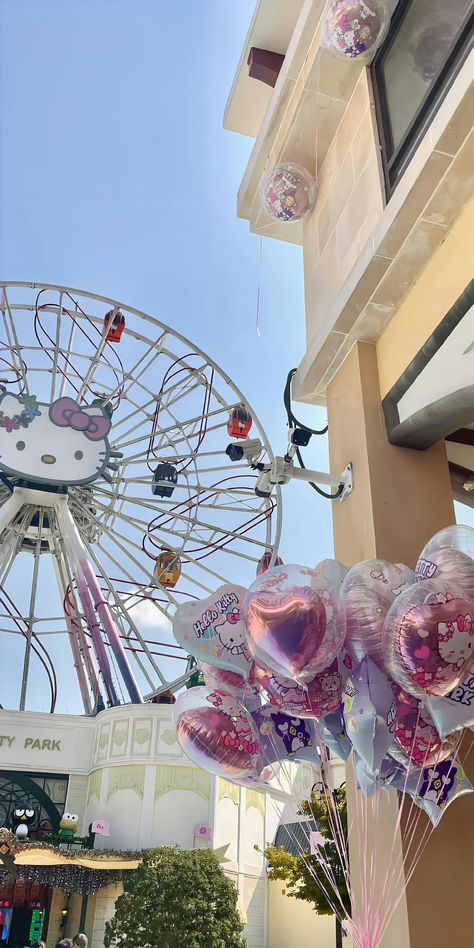 Hello Kitty Amusement Park, Sanrio Amusement Park, Japan Amusement Park, Japan Hello Kitty Land, Hello Kitty Land, Sanrio Land, Theme Park Aesthetic, Amusement Park Aesthetic, Hello Kitty World