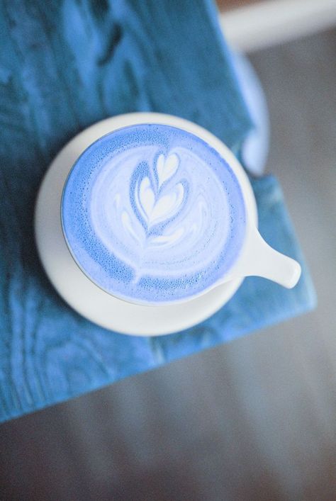 Blue Coffee Shop Aesthetic, Coffee Blue Aesthetic, Blue Coffee Aesthetic, Blue Coffee Shop, Blue Latte, Blue Coffee Cup, Mocha Drink, Website Aesthetic, App Widgets