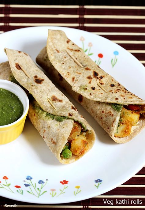 Veg kathi rolls recipe Kathi Roll Recipe, Veg Roll, Kathi Roll, Indian Dinner Recipes, Vegetarian Recipes Lunch, North Indian Recipes, Indian Dinner, Arroz Frito, Indian Breakfast