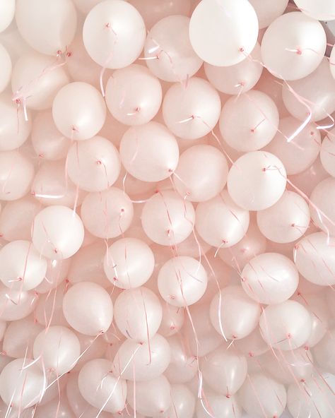 Pretty Balloons, Birthday Giveaways, Happy Birthday Wallpaper, Happy Birthday Template, Birthday Post Instagram, Birthday Wallpaper, Birthday Posts, Pink Balloons, Pink Birthday