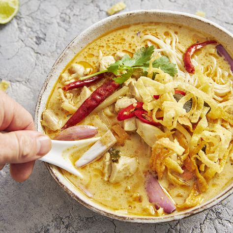 Thai Yellow Curry Noodle Soup, Yellow Curry Ramen, Yellow Curry Noodle Soup, Yellow Curry Soup Thai, Yellow Noodles Recipe, Yellow Curry Noodles, Yellow Curry Soup, Thai Yellow Chicken Curry, Yellow Curry Chicken