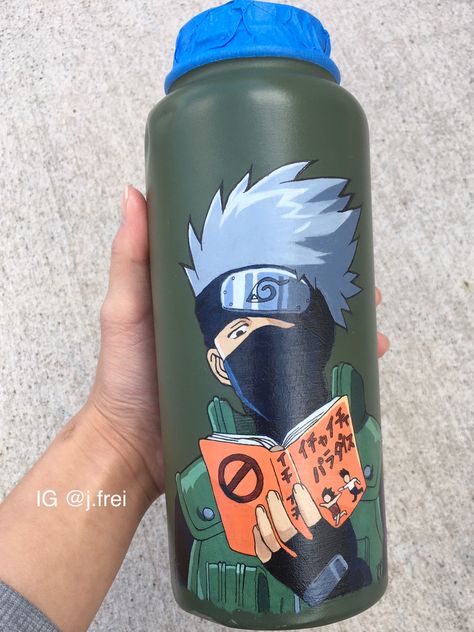 Flask Drawing, Anime Water Bottle, Water Bottle Drawing, Water Bottle Art, Naruto Painting, Bottle Drawing, Gift Painting, Painted Clothes Diy, Decorated Bottle