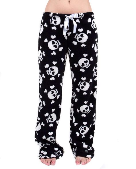 More pins like this -> ✧❂✧Rockin' Outfits✧❂✧ - Pinterest: Crackpot Baby 🍒 Skull Pajama Pants, Skull Clothing, Skull Fashion, Pj Pants, Baggy Pants, Print Pajamas, Grunge Style, Skull Print, Dream Clothes