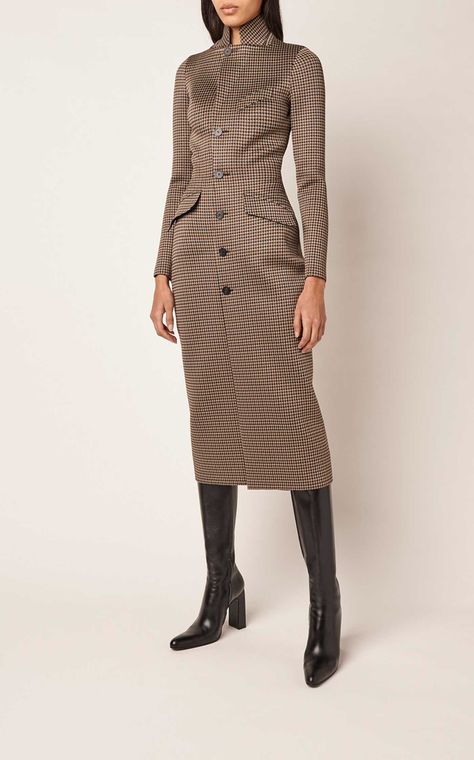 Tartan Coat, Minimal Dress, Chic Over 50, Houndstooth Coat, Cut Clothes, Beige Coat, Waist Trainer, Casual Street Style, Work Fashion