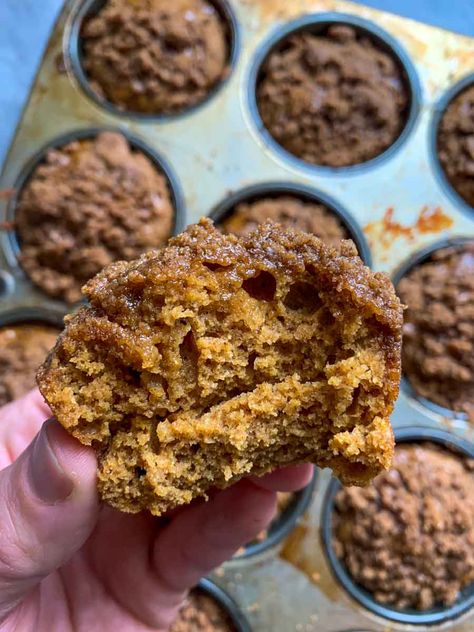 Jordo's World pumpkin coffee cake muffins recipe. Easy, dessert ideas from Jordo. Delicious pumpkin muffin recipe with Kodiak Cakes mix. Coffee Cake Muffin Recipes, Easy Dessert Ideas, Pumpkin Coffee Cake, Creamy Chocolate Cheesecake, Desserts With Chocolate Chips, Pumpkin Recipes Healthy, Pumpkin Coffee Cakes, Pumpkin Muffin Recipes, Coffee Cake Muffins