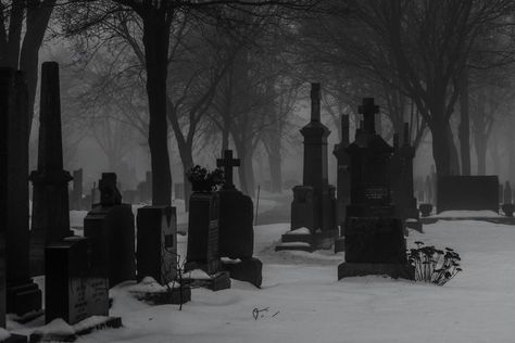 House Beneviento, Cemetery Aesthetic Dark, Black Graveyard Aesthetic, Dark Cemetary Aesthetic, Gothic Cemetery Aesthetic, Old Graveyard Aesthetic, Temple Aesthetic, Mine Aesthetic, Graveyard Girl