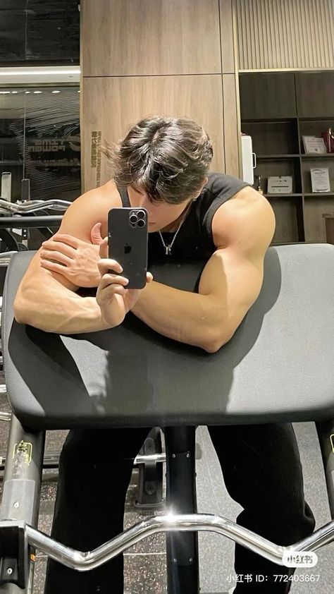 Aesthetic Body Men, Gym Men Motivation, Aesthetic Guy Outfits, Maxton Hall, Bad Boy Style, Gym Guys, Gym Photos, Cute White Guys, Handsome Asian Men