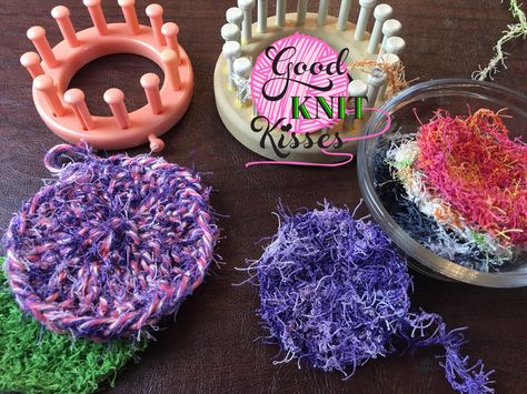 Loom Knit Scrubby – Stack scrubbies in a mason jar Round Loom Knitting, Circle Loom, Loom Knitting Tutorial, Loom Knitting Stitches, Loom Crochet, Scrubby Yarn, Crochet Scrubbies, Round Loom, Knifty Knitter