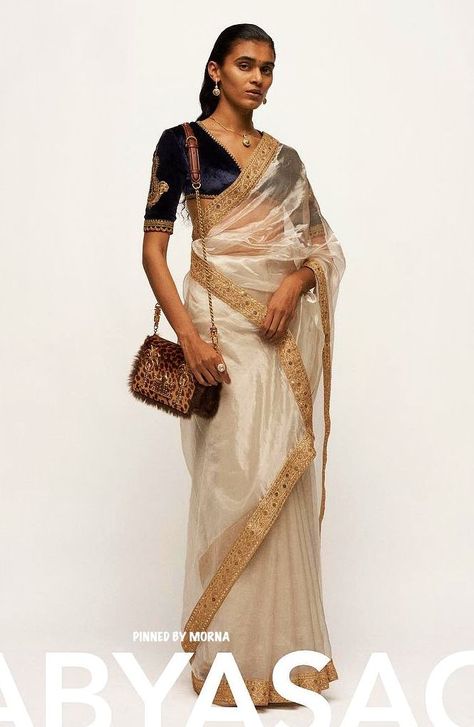 Sabyasachi Mukherjee - India 🇮🇳 Sabyasachi Sarees Organza, Sabyasachi Sarees Classy, Sabyasachi Dress, Sabyasachi Saree, Saree Drapes, Sabyasachi Mukherjee, Sabyasachi Sarees, Designer Sarees Wedding, Lehenga Saree Design