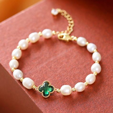 White Pearl Jewelry, Pearl Pin, Women's Bracelets, Strung Beads, Clover Green, Freshwater Pearl Bracelet, Green Gifts, Hand Jewelry, Affordable Jewelry