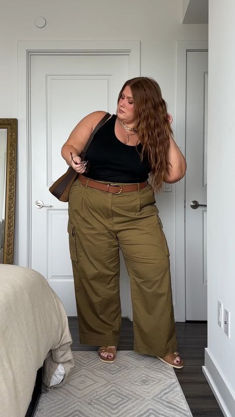 Apron Belly, Europe Travel Outfits, Fall Transition Outfits, Busty Fashion, Black Maxi Skirt, Transition Outfits, Plus Size Summer, Active Wear Outfits, Business Casual Outfits