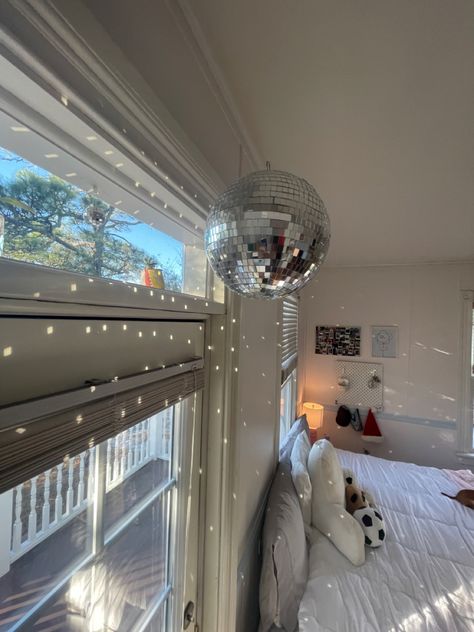 Disco Ball In Room, University House, Ball Room, Beachy Room, Cute Bedroom Decor, Room Transformation, Pretty Room, Room Redo, Room Makeover Bedroom