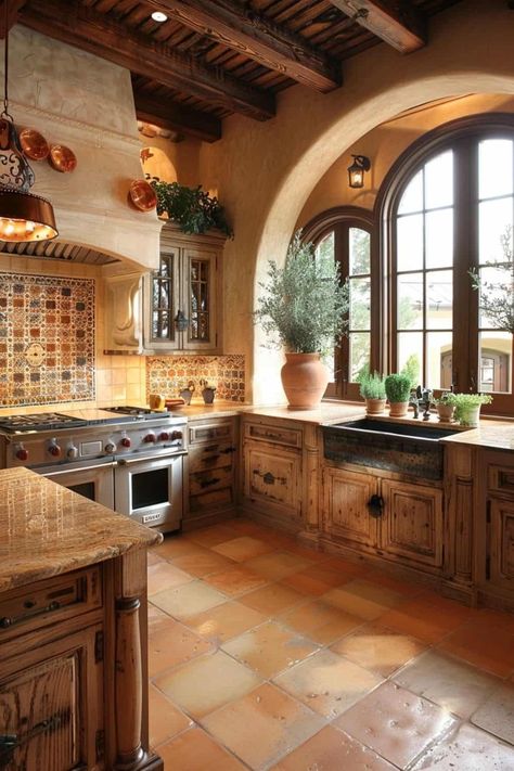 Cozy Italian Kitchen, Spanish Style Kitchen Ideas, Tuscan Kitchen Ideas Rustic Italian, Tuscan Kitchen Ideas, Tuscan Kitchen Colors, Modern Tuscan Kitchen, Tuscan Dining Room, Kitchen Ideas Rustic, Tuscan Kitchen Design